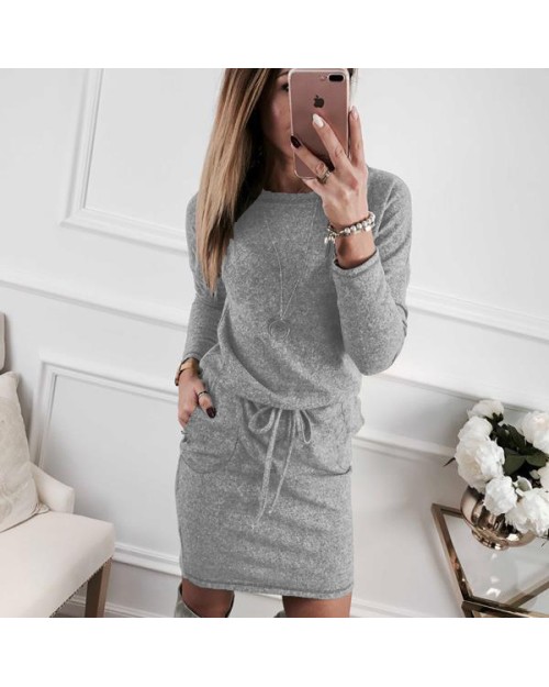 Women knitted simple slim pocket dress with round collar and long sleeves