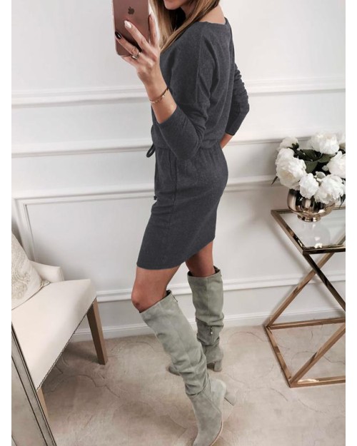 Women knitted simple slim pocket dress with round collar and long sleeves