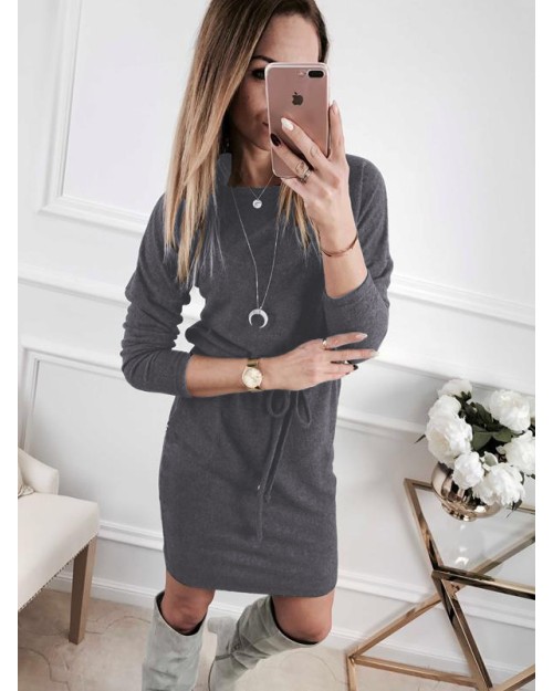 Women knitted simple slim pocket dress with round collar and long sleeves